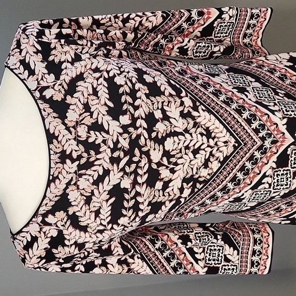 White House Black Market Black and Pink Print Stretchy V-Back Dress - Size S - Picture 4 of 11